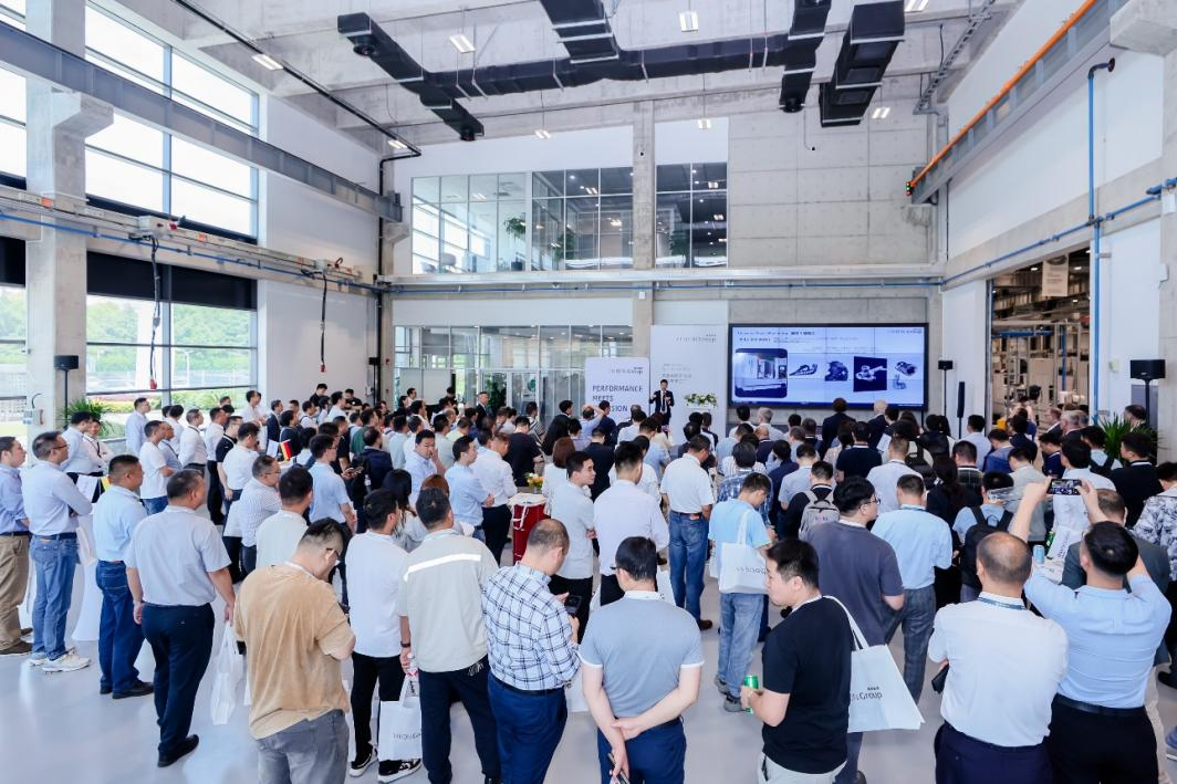 巨浪中国举办未来工厂开放日，展示多项创新方案