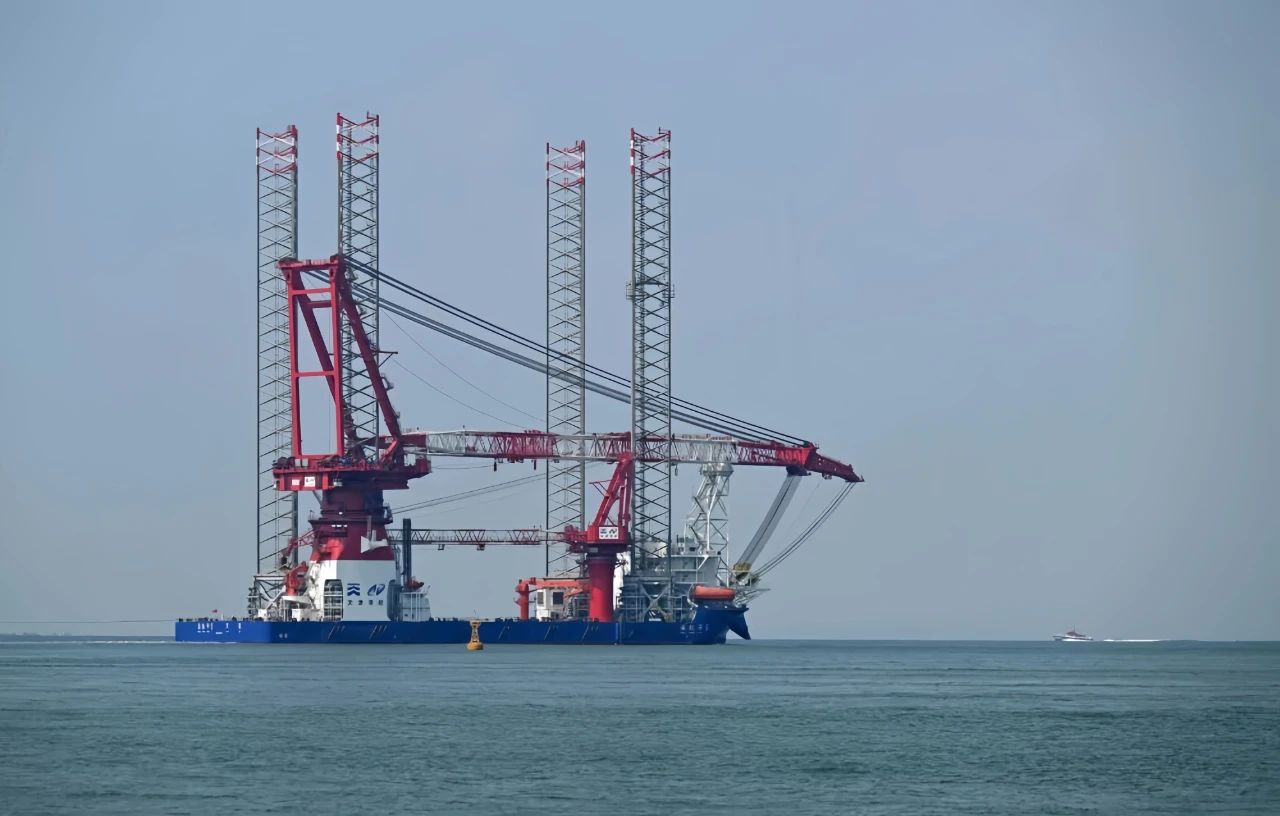 中国船舶重齿公司海工齿轮箱助力“港航平5”海工平台顺利交付