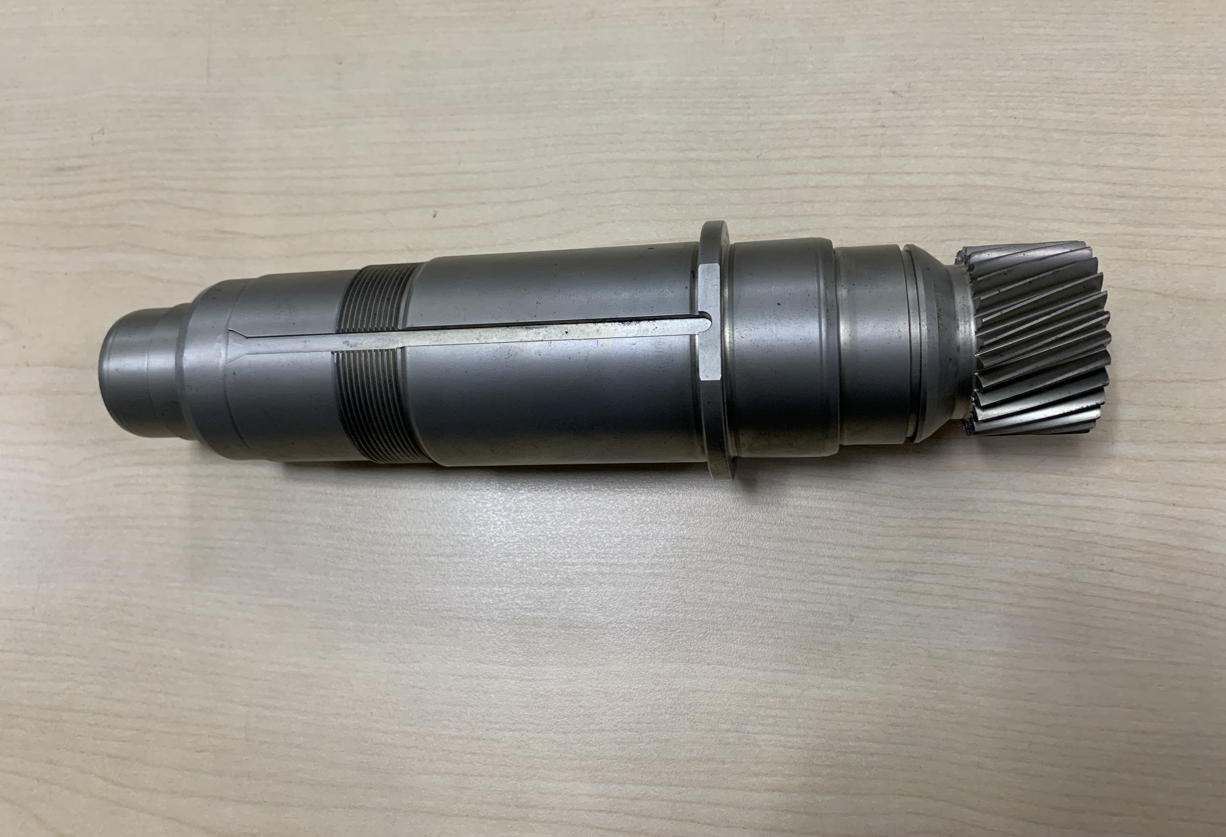 集成斜齿的一体式电机轴